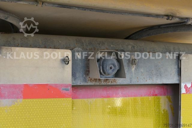 Tipper semitrailer SCHWARZMÜLLER SM Kippmulde Plane SAF-Achsen Kamera
