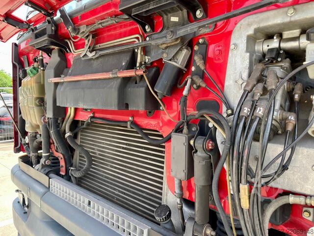 Crane truck IVECO EUROTECH 240E 42
