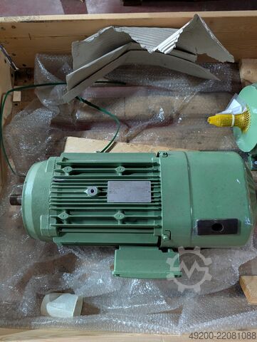 Three-phase motor SEW-EURODRIVE DRE132S4BE5/FI112M