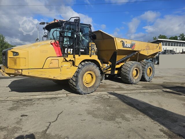 Knickgelenkdumper Caterpillar 730