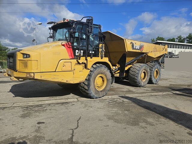 Knickgelenkdumper Caterpillar 730