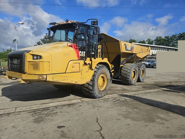 Knickgelenkdumper Caterpillar 730
