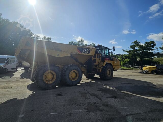 Knickgelenkdumper Caterpillar 730