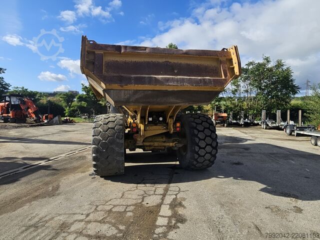Knickgelenkdumper Caterpillar 730