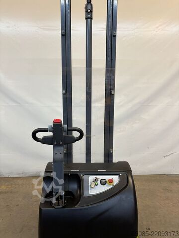 Hochhubwagen Clark CPS12AC