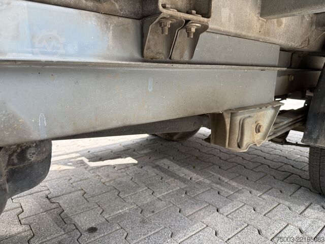 Truck-mounted crane van Mercedes-Benz Sprinter 516 Kran Fassi F40