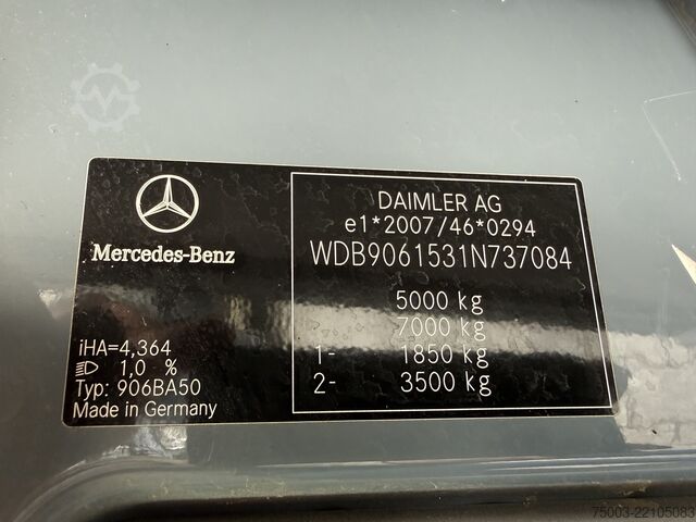 Truck-mounted crane van Mercedes-Benz Sprinter 516 Kran Fassi F40