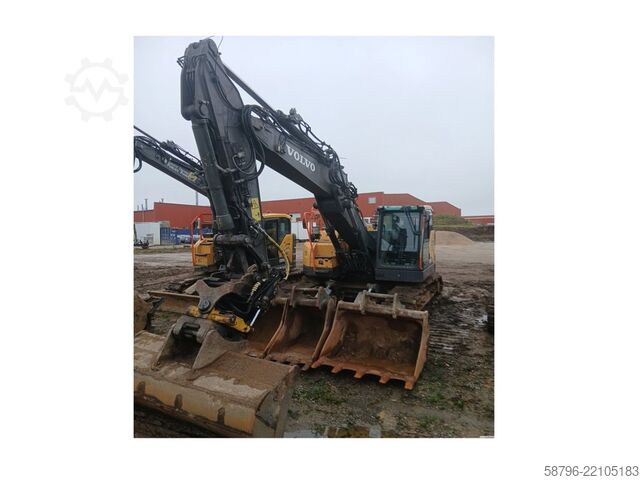 Mobile excavator Volvo ECR235EL