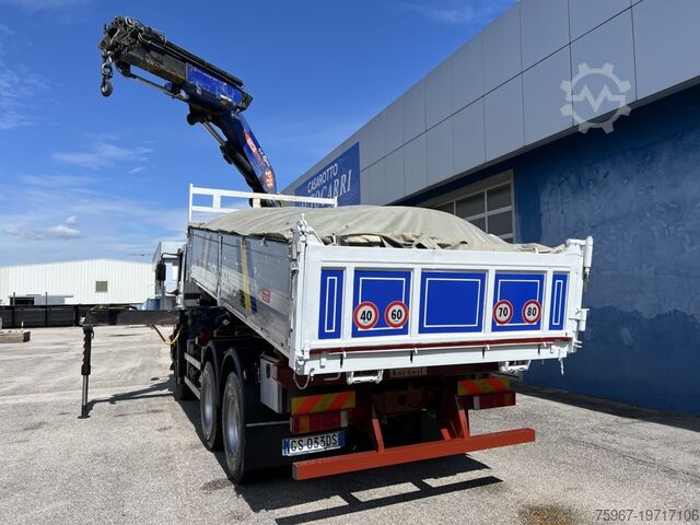 Three-way tipper truck with crane Iveco Trakker 350