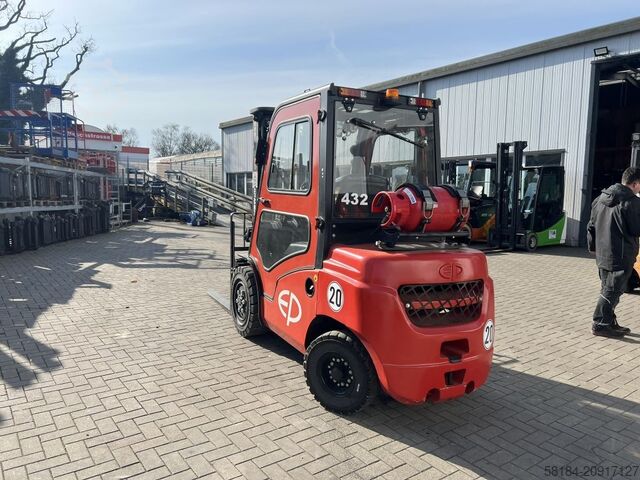 LPG Forklifts EP CPQD30T8
