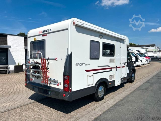 Semi-integrated camper ADRIA Sport 573 DF - Festbett -  - Klima -
