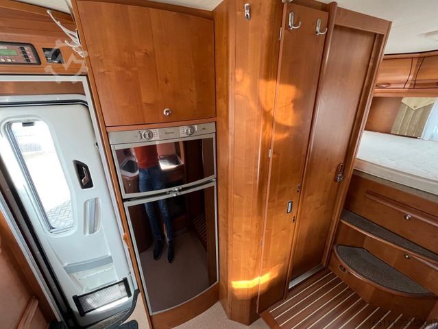 Integrated camper RAPIDO MB 996 HB - Automatik - Fest/Hubbett - Klima -
