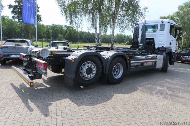 Roll-off tipper truck MAN TGS 26.440 6x2-4 BL CH