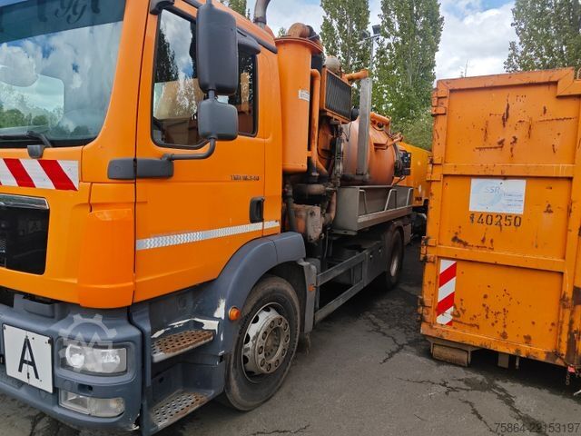 Vacuum tank truck MAN TGM 18.340 Saugwagen