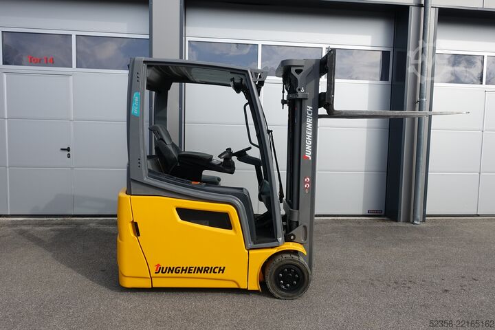 Niederhubwagen Jungheinrich 1,6t EFG216 TRIPLEX SS Batterie 92%