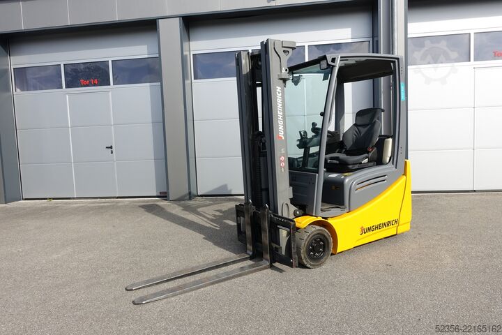 Niederhubwagen Jungheinrich 1,6t EFG216 TRIPLEX SS Batterie 92%