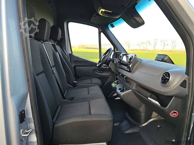 High-roof van MERCEDES-BENZ ESPRINTER 320 L3H2 300KmWLTP