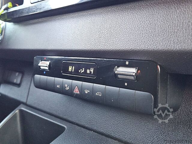High-roof van MERCEDES-BENZ SPRINTER 317 L2H2 LED MBUX10 RWD!