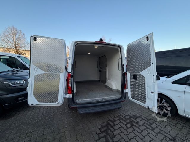 Refrigerator body van MERCEDES-BENZ Sprinter Klima 2x Schiebetür Lebensmittel L1H1