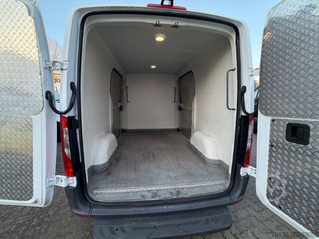 Refrigerator body van MERCEDES-BENZ Sprinter Klima 2x Schiebetür Lebensmittel L1H1