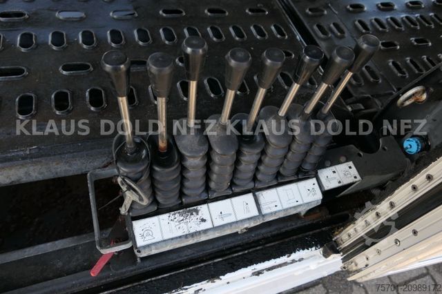 Car carrying semitrailer KÄSSBOHRER SP 9-16 geschlossener Autotransporter