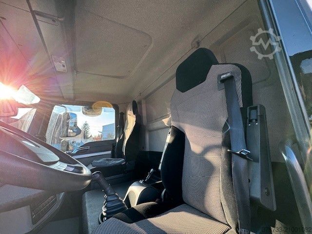 Curtain sider van MAN TGL 8.220 4x2 BL ¤6d 8,6to. Schalter A/C LBW