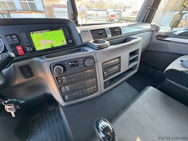 Curtain sider van MAN TGL 8.220 4x2 BL ¤6d 8,6to. Schalter A/C LBW