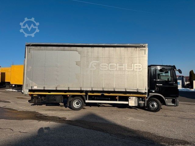 Flatbed truck with tarp MAN TGL 8.220 4x2 BL ¤6D 8,6to. Schalter A/C LBW