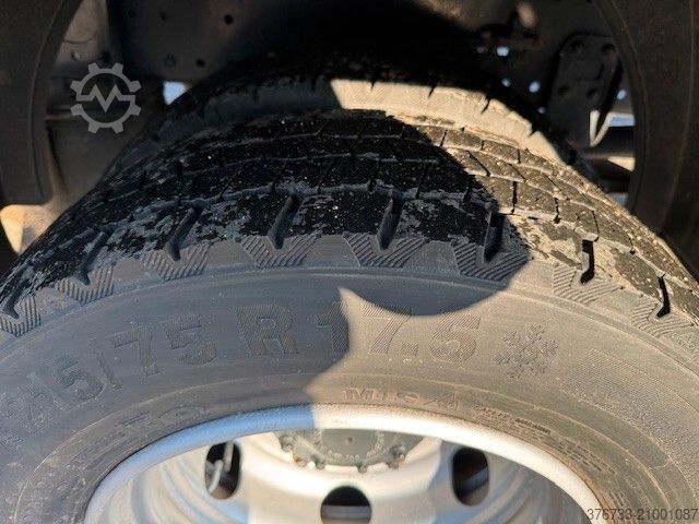 Flatbed truck with tarp MAN TGL 8.220 4x2 BL ¤6D 8,6to. Schalter A/C LBW