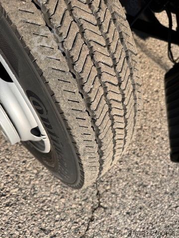 Flatbed truck with tarp MAN TGL 8.220 4x2 BL ¤6D 8,6to. Schalter A/C LBW