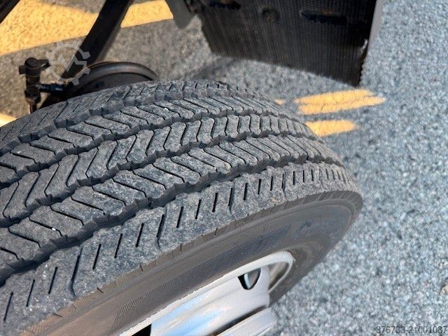 Flatbed truck with tarp MAN TGL 8.220 4x2 BL ¤6D 8,6to. Schalter A/C LBW