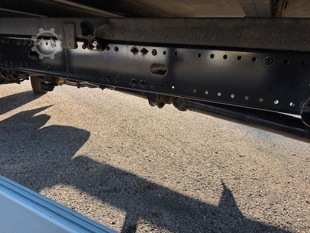 Flatbed truck with tarp MAN TGL 8.220 4x2 BL ¤6D 8,6to. Schalter A/C LBW