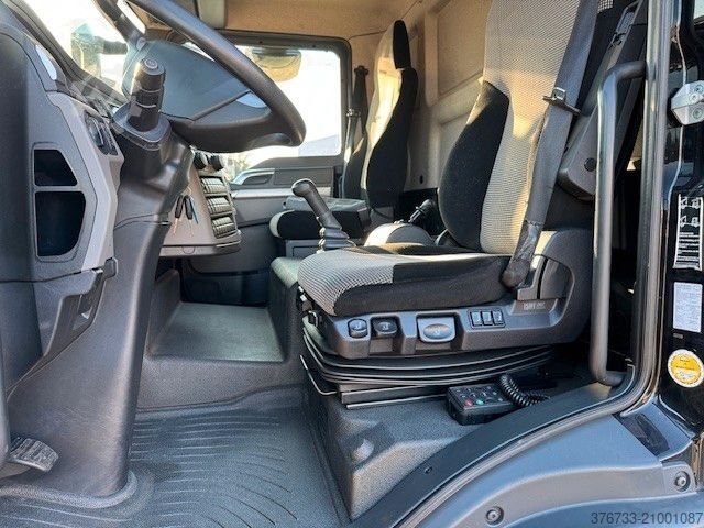 Flatbed truck with tarp MAN TGL 8.220 4x2 BL ¤6D 8,6to. Schalter A/C LBW