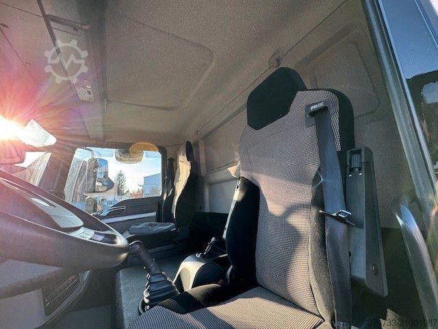 Flatbed truck with tarp MAN TGL 8.220 4x2 BL ¤6D 8,6to. Schalter A/C LBW