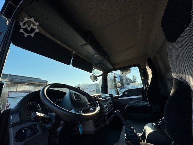 Flatbed truck with tarp MAN TGL 8.220 4x2 BL ¤6D 8,6to. Schalter A/C LBW