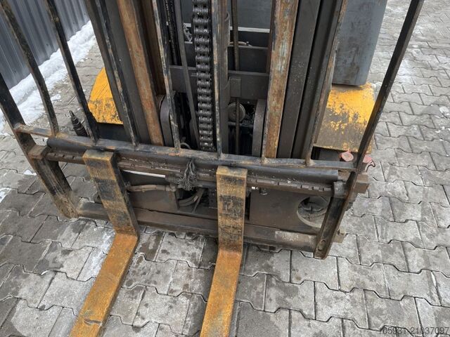 Electric 4-wheel forklift Jungheinrich EFG425k