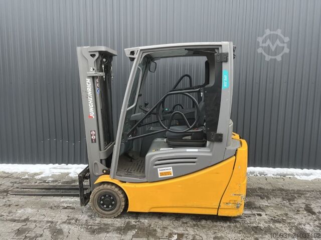 Electric 3-wheel forklift Jungheinrich EFG216