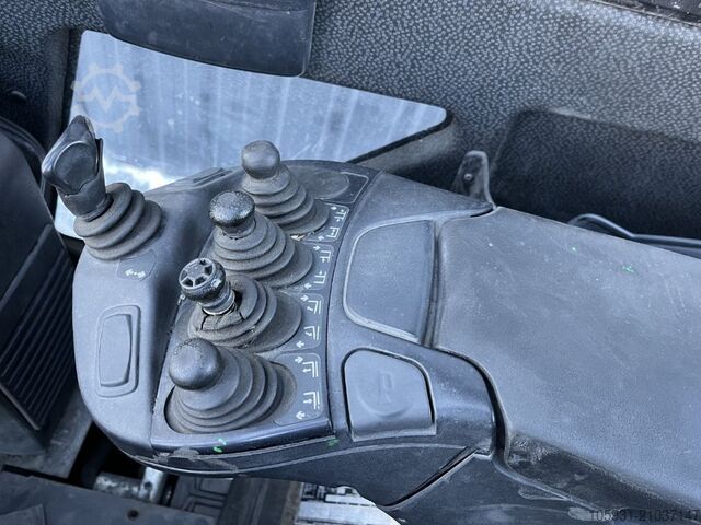 Treibgasstapler Linde H35T-02