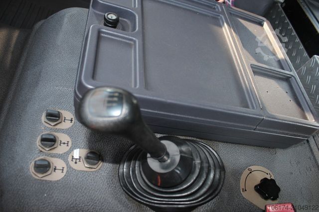 Sonstige MERCEDES-BENZ 917 AF 4x4 Single Bereift LF8/6 DOKA ABS *TOP *