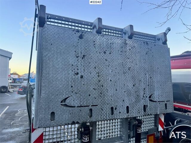 Tieflader Fliegl DTS 300 Machinery Trailer – Hydraulic Ramps