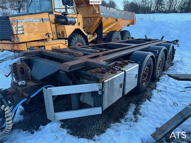 Istrail hook trailer with tipping function Istrail hook trailer with tipping function