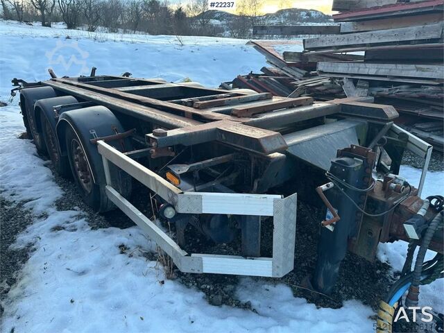 Istrail hook trailer with tipping function Istrail hook trailer with tipping function