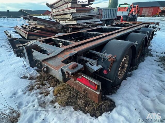 Istrail hook trailer with tipping function Istrail hook trailer with tipping function