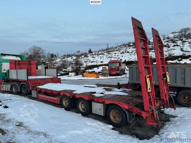 Istrail machine semi-trailer with hydraulic loading ramps Istrail machine semi-trailer with hydraulic loading ramps