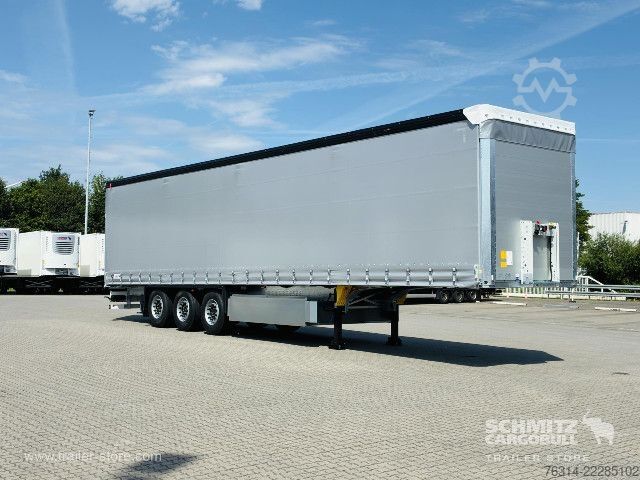 Auflieger mit Pritsche & Plane Schmitz Cargobull Curtainsider Standard Getränke