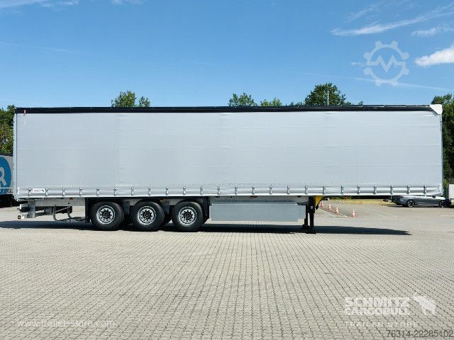 Auflieger mit Pritsche & Plane Schmitz Cargobull Curtainsider Standard Getränke