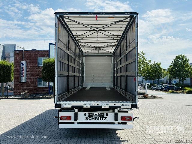 Auflieger mit Pritsche & Plane Schmitz Cargobull Curtainsider Standard Getränke
