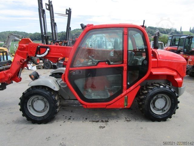 Telehandler / Telescope Forklift Manitou MT 620 mit Palettengabel (6m - 2 Ton.)