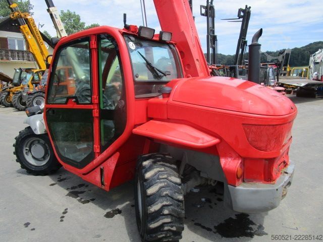 Telehandler / Telescope Forklift Manitou MT 620 mit Palettengabel (6m - 2 Ton.)