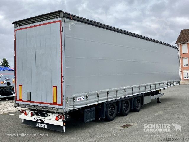 Auflieger mit Pritsche & Plane Schmitz Cargobull Curtainsider Mega Getränke